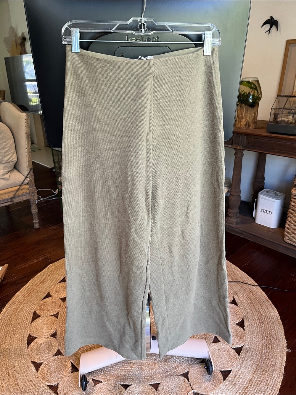 X supply wide leg pintucked pants